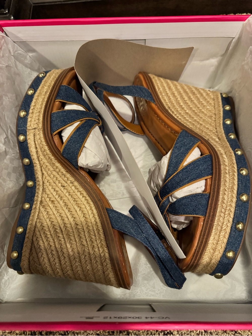 W VINCE CAMUTO POULA ( INDIGO WSH/GLDN WALNT )Espadrille Wedge Sandals - Blue